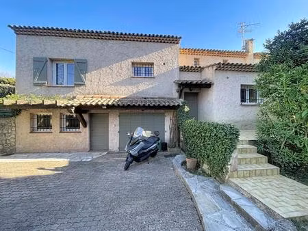 villa provençale de 180 m² avec piscine  jardin et double garage