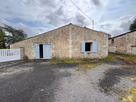 vente maison 4 pièces 120 m² à saint-ciers-du-taillon (17240)  75 936 €