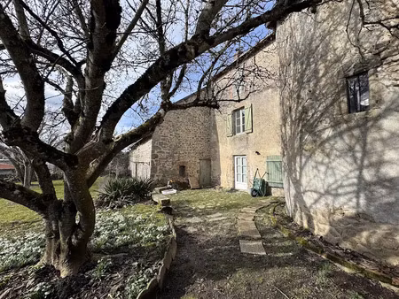 vente maison 6 pièces 131.21 m² à bénévent-l'abbaye (23210)  183 000 €