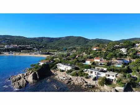 villa de luxe à vendre à fréjus : 1 300 000 € | 90m²