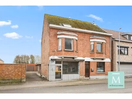 woning/handelspand met veel potentieel gelegen in het hartje van zemst-laar