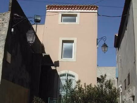 location appartement 1 pièce 26 m² à saint-mitre-les-remparts (13920)