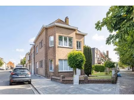 commercieel te koop in nieuwpoort met 1 slaapkamer