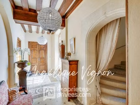 appartement d'exception avec piscine dans château 380 000