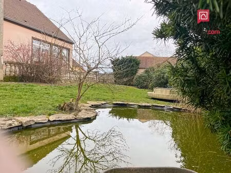 exclusif ! à 5km d'epoisses  au coeur de ce bourg  maison 8 pièces avec grenier aménageabl