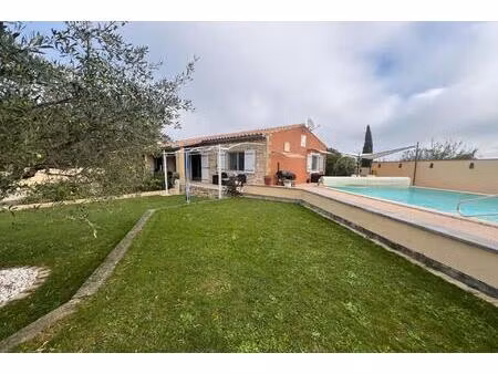 uzes 4kms tous commerces a pieds - maison de