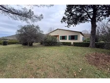 uzes 3 kms -en exclu village avec commerces - sur