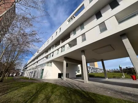 penthouse met topligging aan de vaartkom in leuven te huur