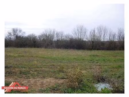 vente terrain à champdeniers-saint-denis (79220) : à vendre / champdeniers-saint-denis