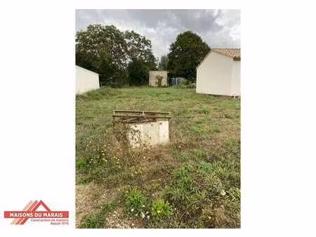 vente terrain à celles-sur-belle (79370) : à vendre / celles-sur-belle