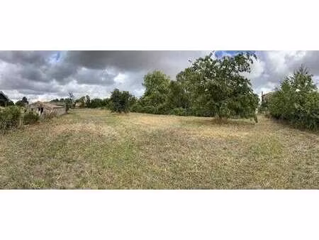 vente terrain à celles-sur-belle (79370) : à vendre / celles-sur-belle