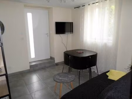 location appartement 1 pièce 10 m² à nîmes (30000)