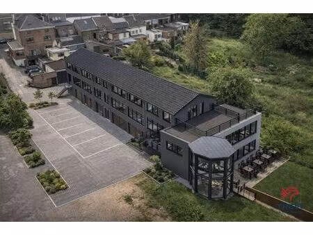 commercieel te koop in fontaine-l'evêque met 14 slaapkamers