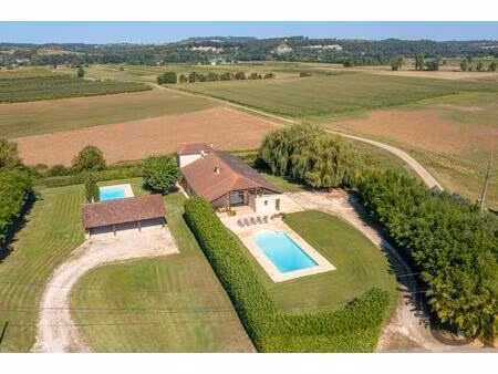 maison en pierre rénovée à vendre en périphérie de villeneuve-sur-lot