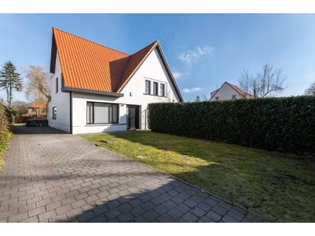 huis te koop in brasschaat met 3 slaapkamers