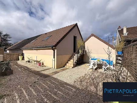 t3 avec terrain et places de stationnement