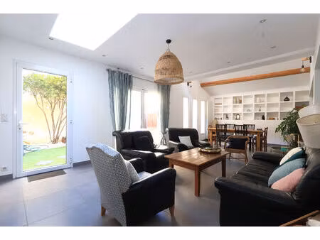 maison de 185m² en centre-ville à candillargues avec extérieurs