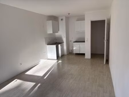 location appartement 1 pièce 30 m² à argenteuil (95100)