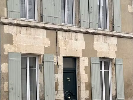 maison de ville à st jean d'angély