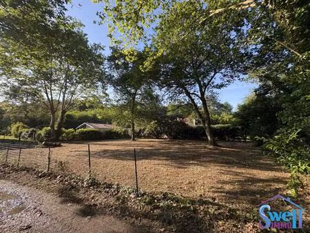 terrain à bâtir de 1041m² hors lotissement arboré  viabilis?