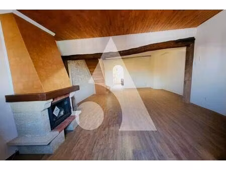 grand duplex idéalement situé en hyper-centre de meaux !