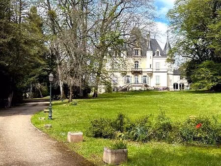 magnifique château néo-renaissance proche de lyon et genève