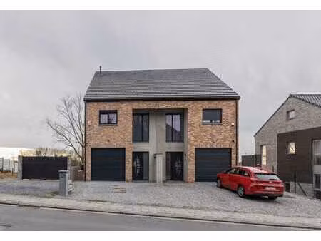 deux maisons récentes 3 façades – prestations haut standing