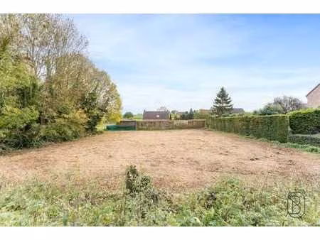 terrain à bâtir orienté sud (1002 m²) pour 4 façades