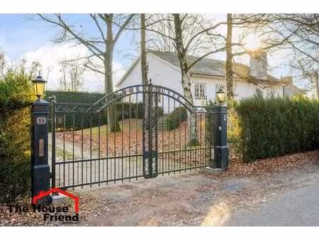 villa de classe avec salle des chevaliers