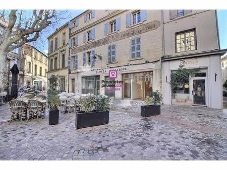 arles - a louer local commercial 196 m² - 2 350 euros