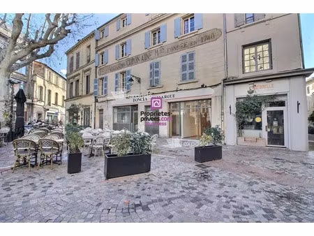 arles - a louer local commercial 196 m² - 2 350 euros