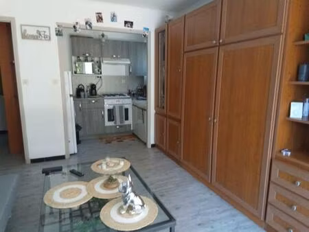 location appartement 1 pièce 28 m² à carqueiranne (83320)