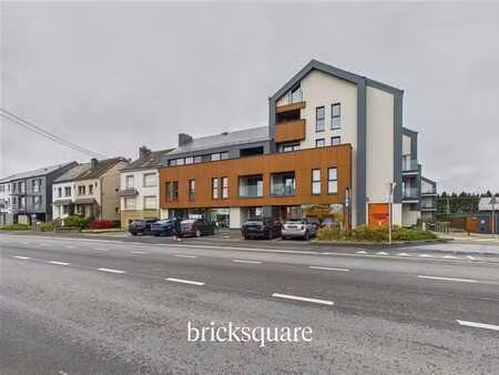 belles surfaces commerciales louées et en excellent état