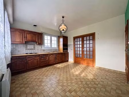 vente maison à châteauneuf-du-faou (29520) : à vendre / 137m² châteauneuf-du-faou