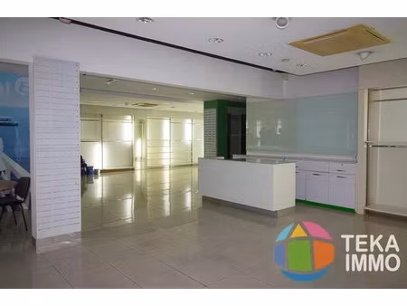 location locaux professionnels à saint andre (97440)  3 100 €