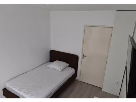 location appartement 1 pièce 15 m² à puteaux (92800)