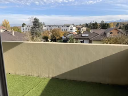 t2 de 44m2  balcon et parking