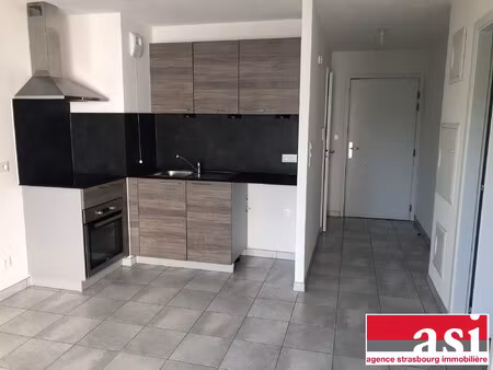 2 pièces récent avec terrasse et parking