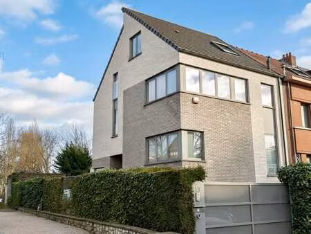 maison familiale moderne et impeccable de 5 chambres