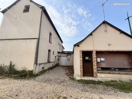 immeuble 1 pièce 200 m²