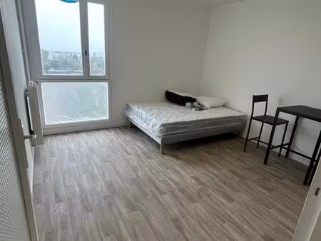 studio meublé 20m² – sens – ascenseur – 460 cc