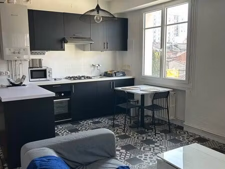 t2 meublé 43 m² – bail étudiant – disponible début mars
