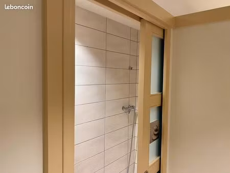 local dans espace-bien être et paramédical