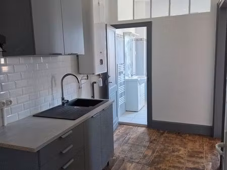 studio très lumineux refait à neuf