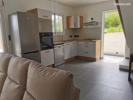 location f4 meublé avec petit jardin