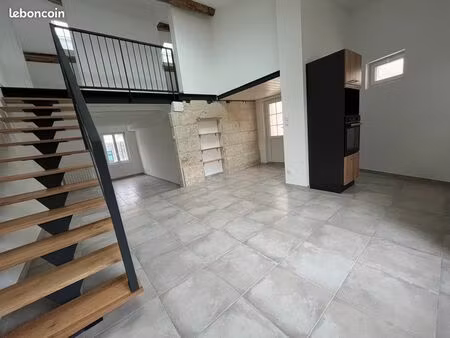 location maison 90 m² rénovée – 3 chambres – jardin – centre bourg ◊ saint-georges-des-cot