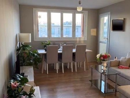 t3 lumineux avec parking  box et cave – centre-ville