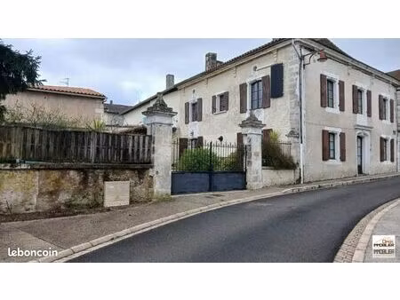 maison 6 pièces 217 m²