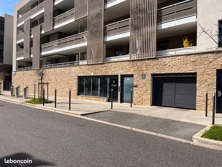 location parking box fermé