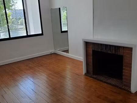 appartement f1 bis secteur cathédrale/quais de seine